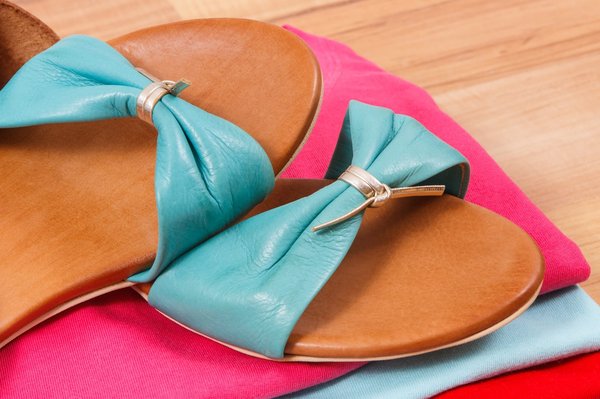 Comment adopter des sandales gladiateur avec une tenue urbaine?